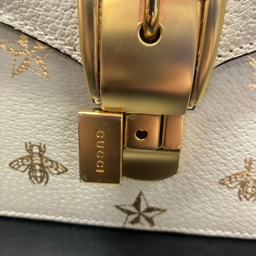 Rare Gucci Gold Embossed Sylvie 2 Way Crossbody Bee & Star Purse - Picture 7 of 7